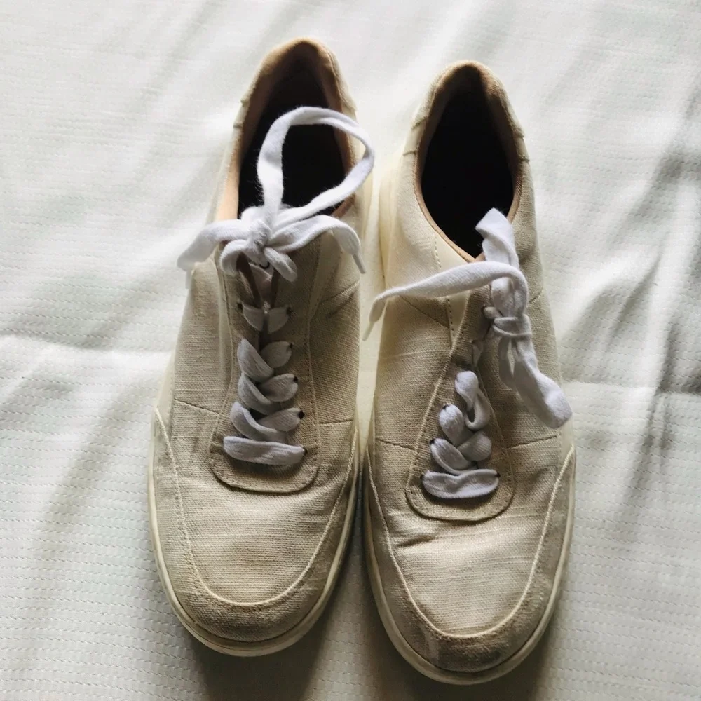 Vionic White Sneakers‎